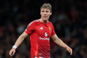 罗马诺：霍伊伦不想离开曼联，转会国米交易处于搁置状态