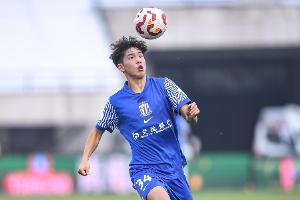 华体会体育-记者：接到赛程调整消息后，申花最短时间内完成机票和酒店改签