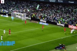 华体会体育-圆神秀起来了！安东尼补时彩虹过人，险引两队冲突&amp;被裁判拦下来