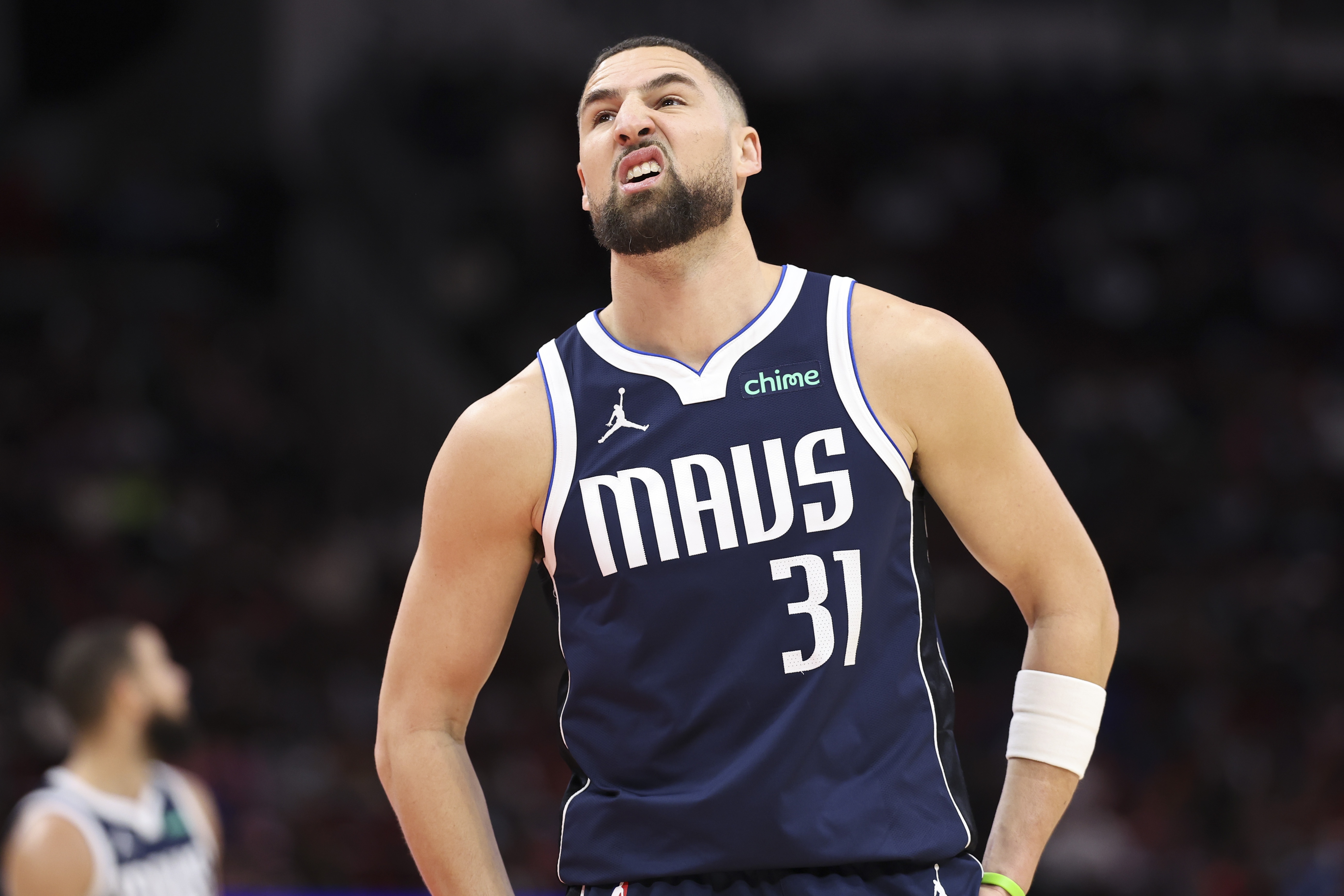 华体会体育-下赛季是否留队？克莱：我有合同但不确定 达拉斯的一切瞬息万变